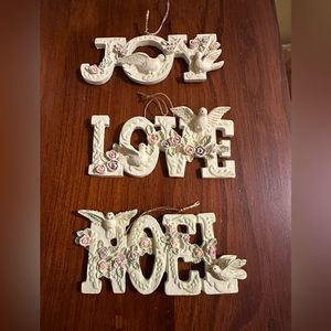 House of Lloyds Vintage Sentiments of the Season Joy/Noel/Love - N w/o T